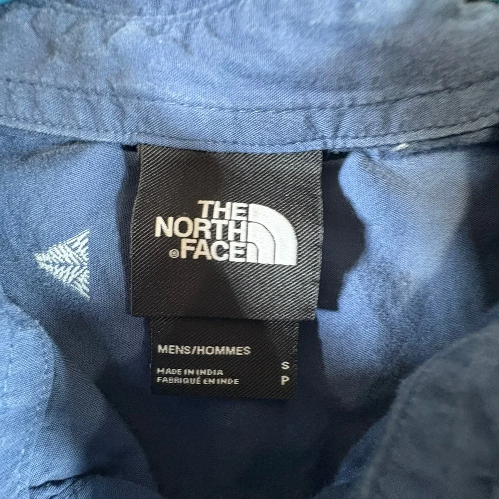 The North Face Button Down Shirt Mens Small Blue Geometric Tree NF0A48V9